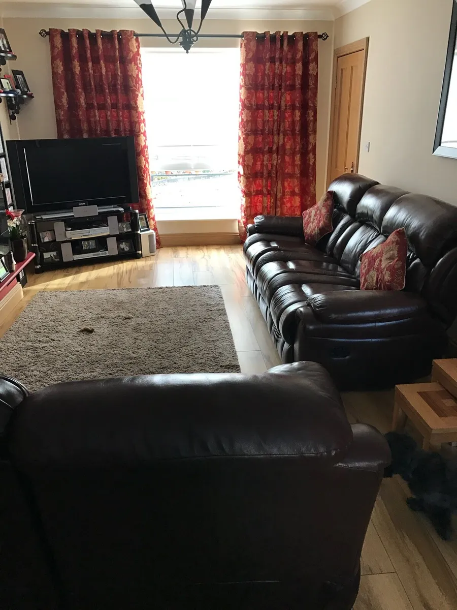3 bedroom House for sale - Image 3