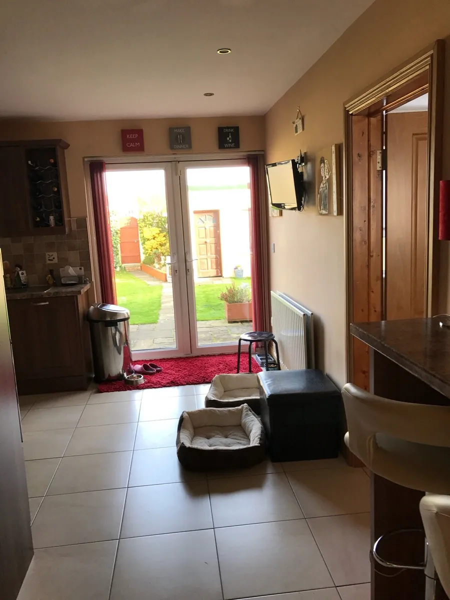 3 bedroom House for sale - Image 4