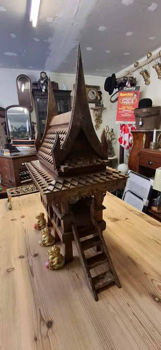 Spirithouse hand carved - Image 3