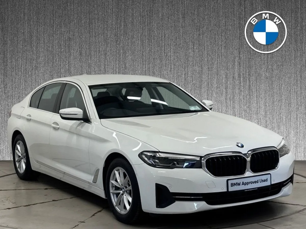BMW 5 Series 520d SE (mht) - Image 1