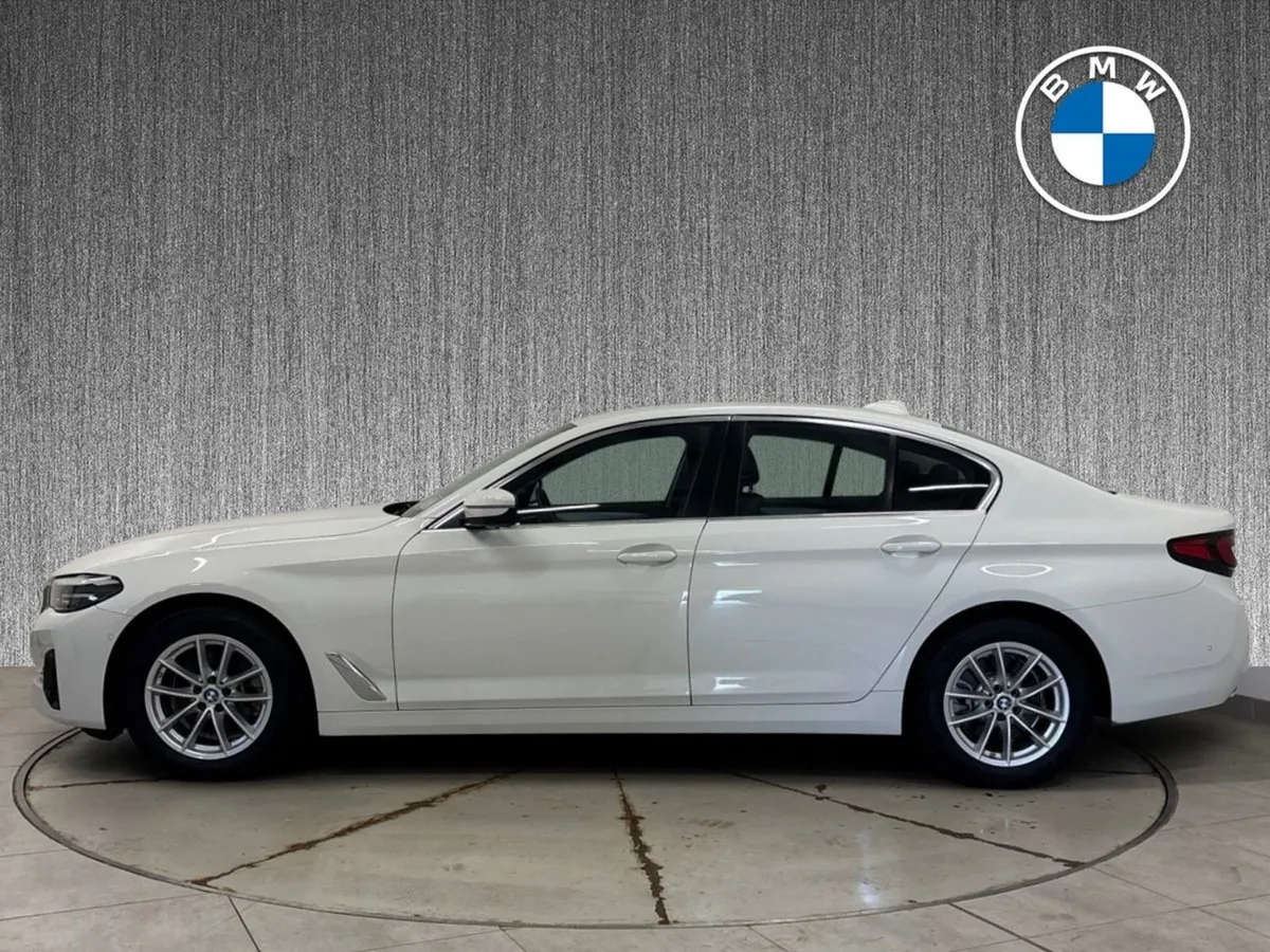 BMW 5 Series 520d SE (mht) - Image 3