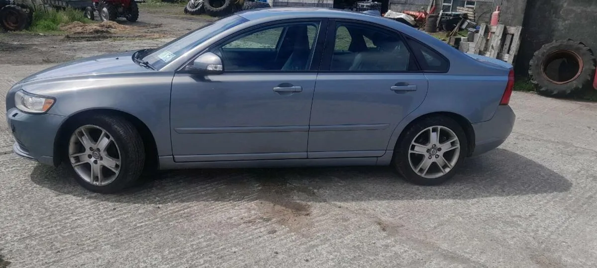Volvo s40 diesel manual 2011 - Image 4