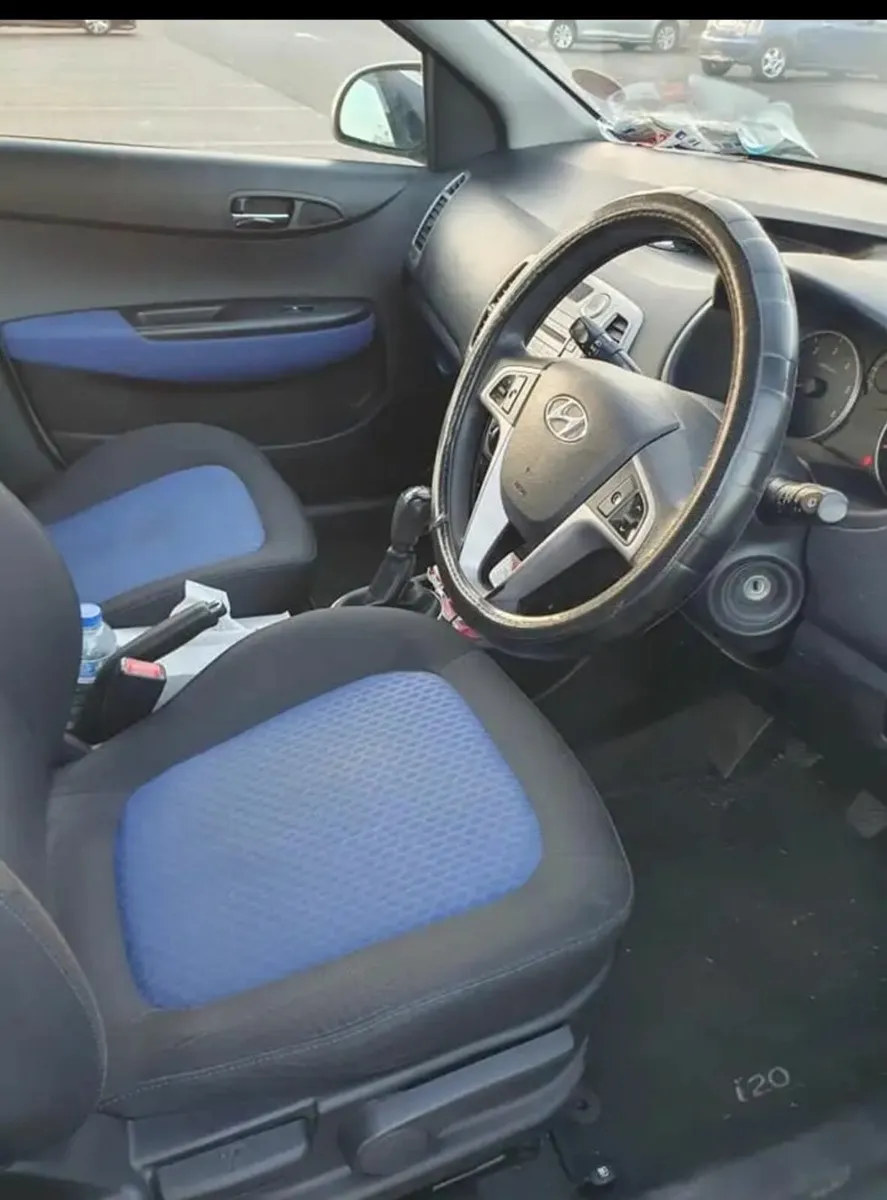 Hyundai i20 2010 - Image 2
