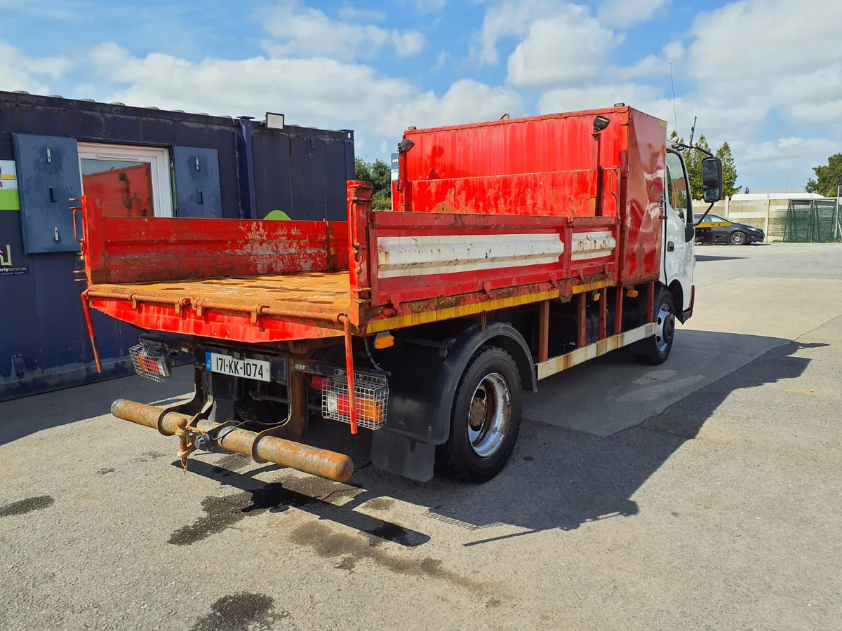 2017 hino tipper - Image 4