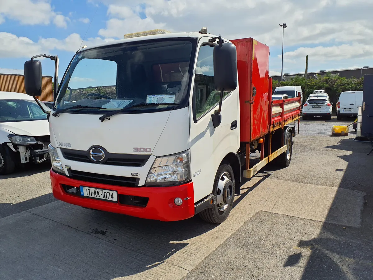 2017 hino tipper - Image 1