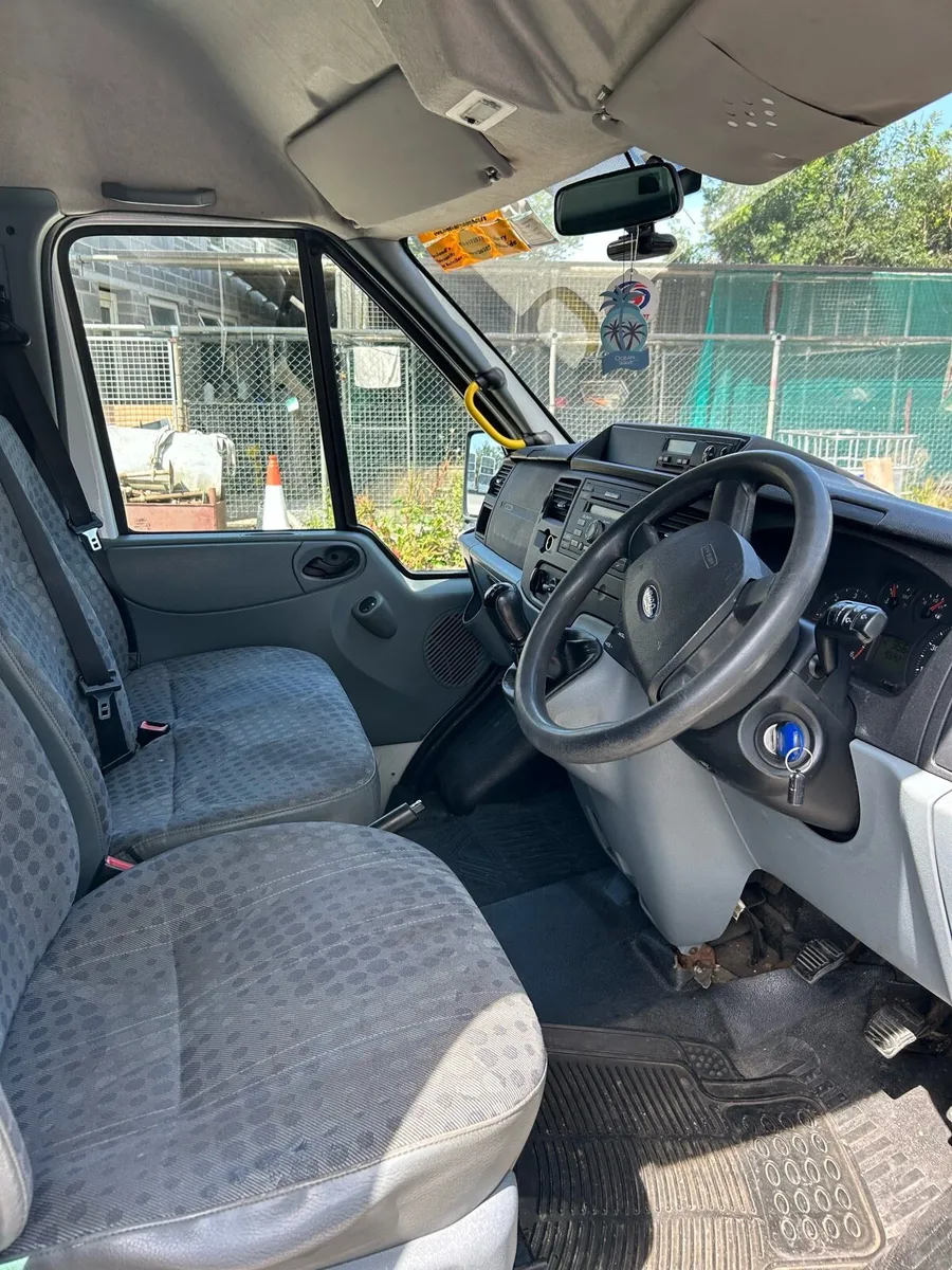 Minibus - Image 2