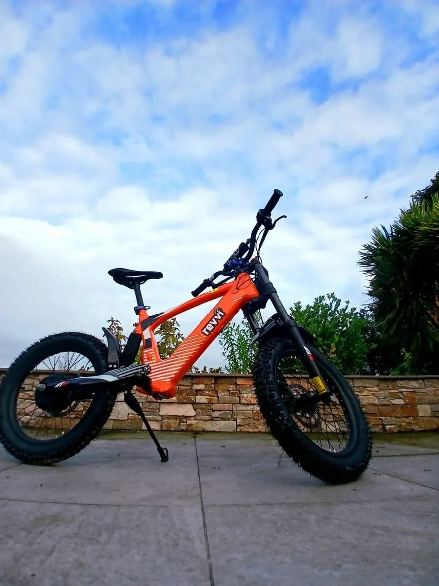 Revvi 18” Electric Bike - Image 1