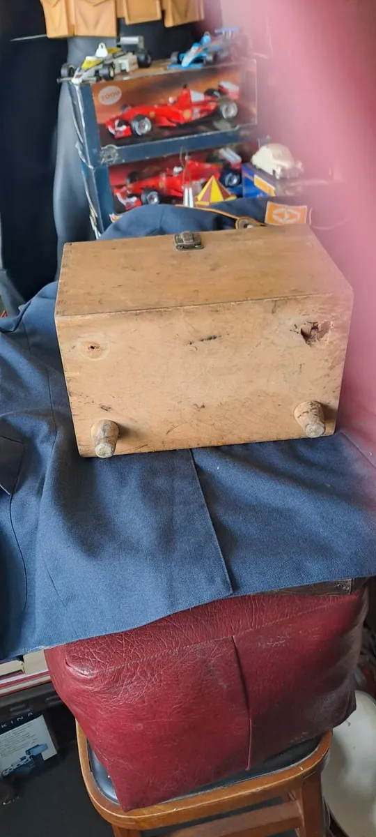 Vintage Shoe Shine Box - Image 2