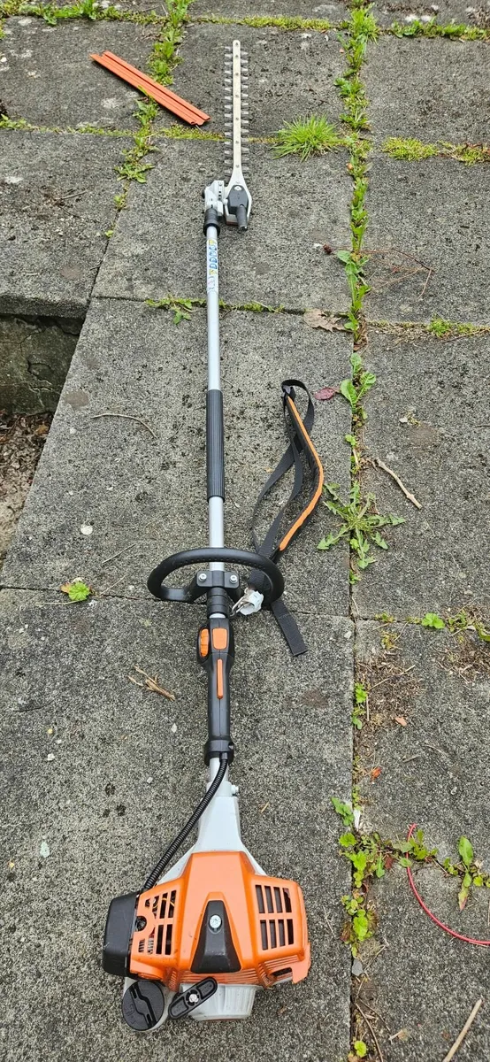 Stihl HL92 C-E Long Reach Hedge Trimmer - Image 2