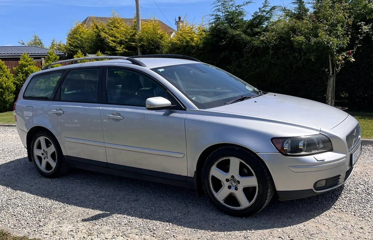 Volvo V50 - Image 1