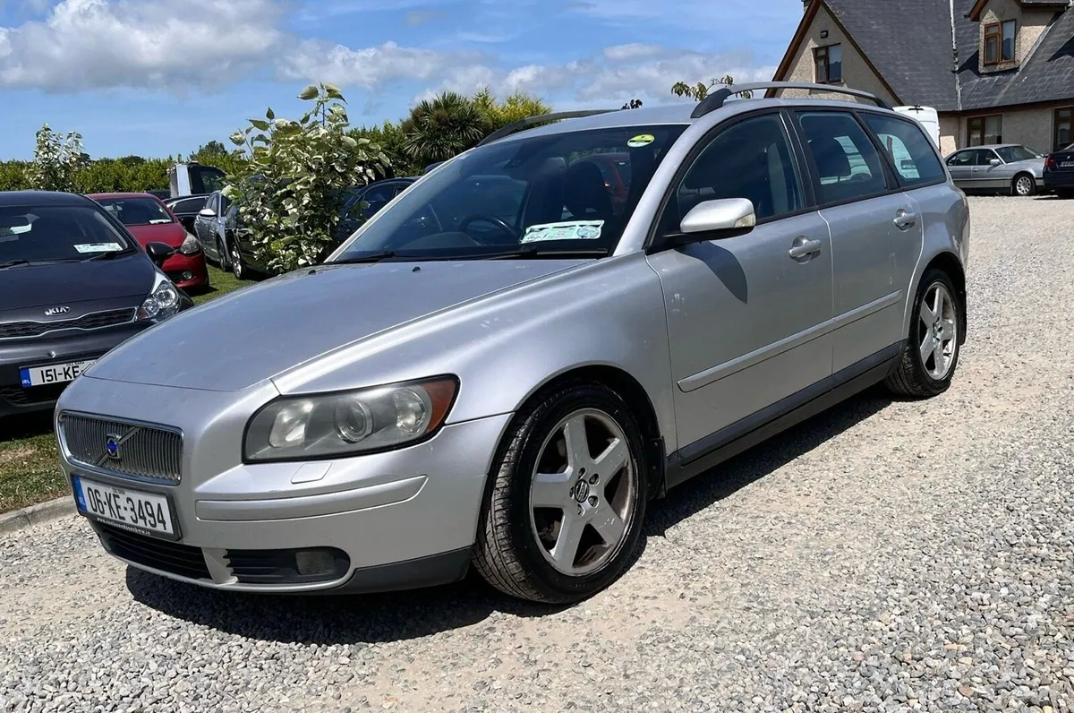 Volvo V50 - Image 2