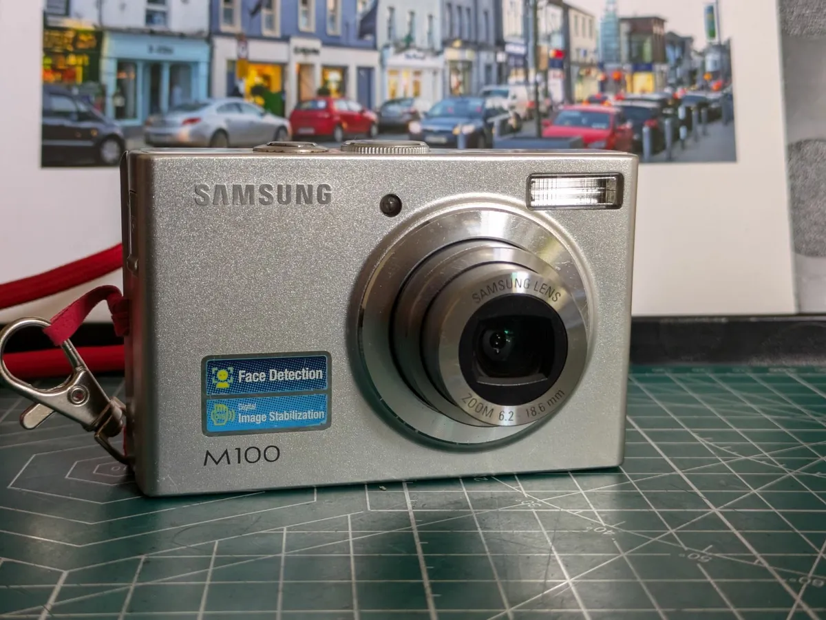 Samsung M100  8MPCCD 🌈 digital compact camera - Image 1