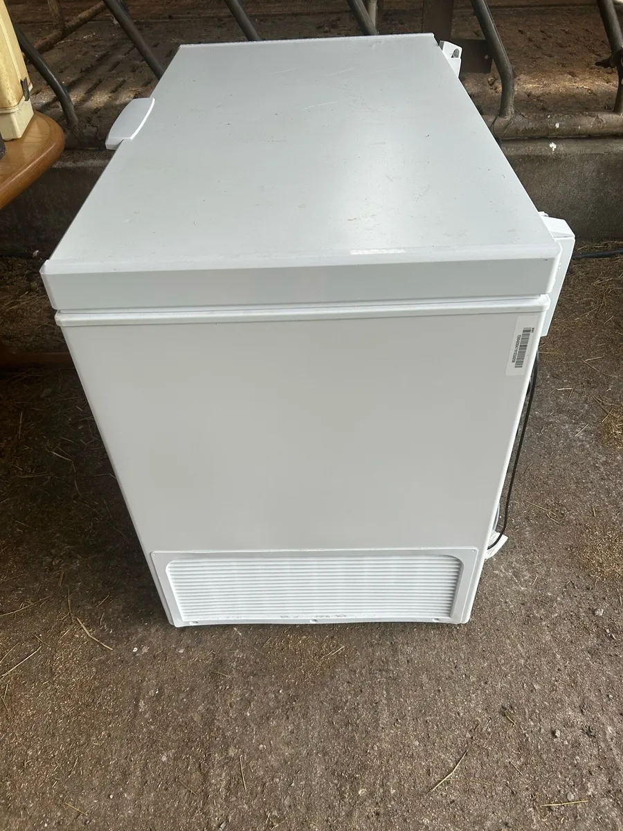 Beko white chest freezer 315l - Image 1