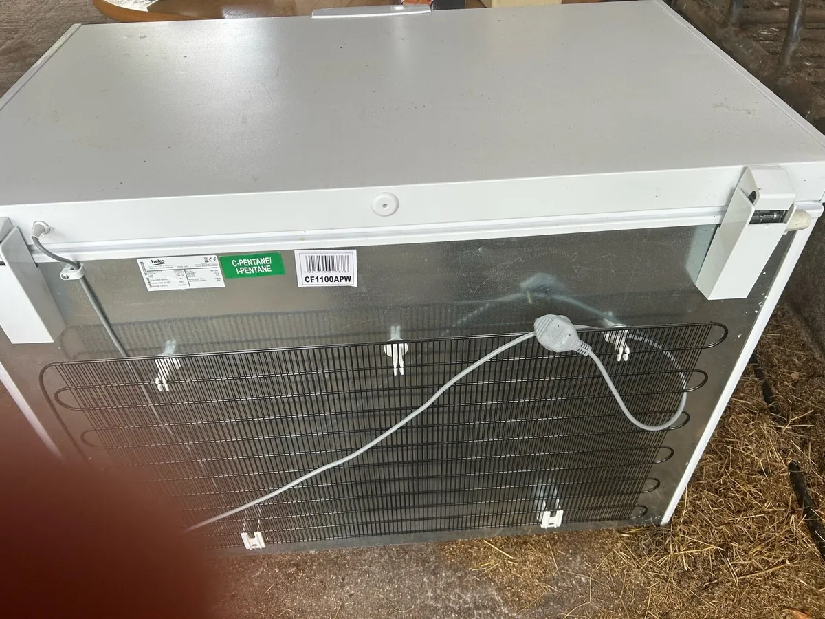 Beko white chest freezer 315l - Image 4