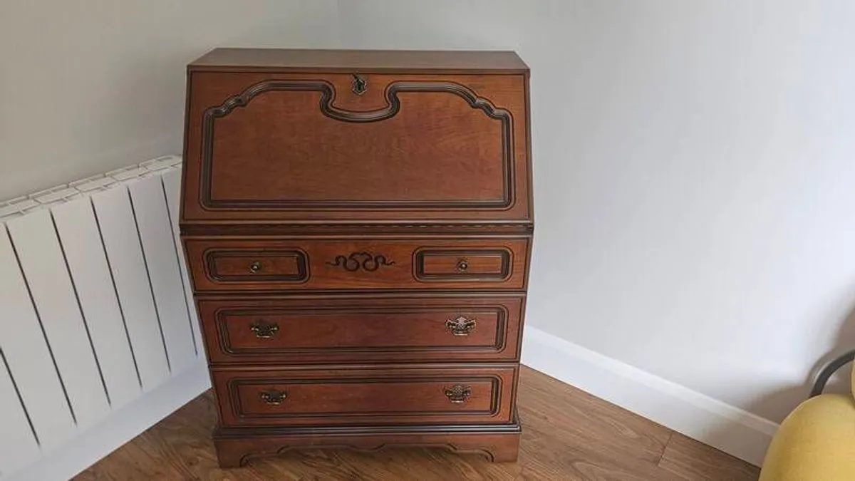 Desk - Image 1