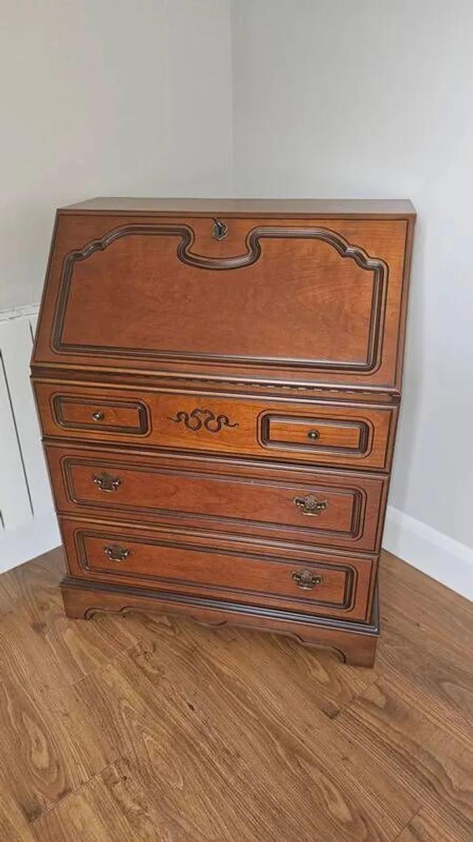 Desk - Image 2