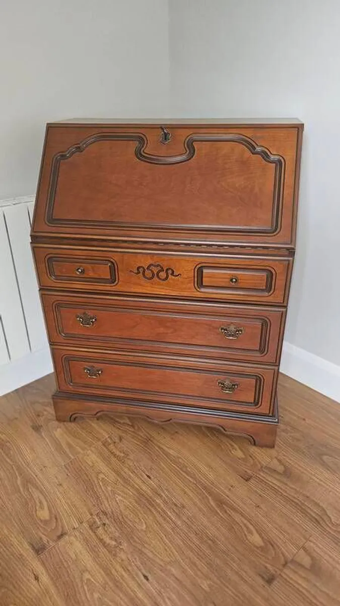 Desk - Image 3