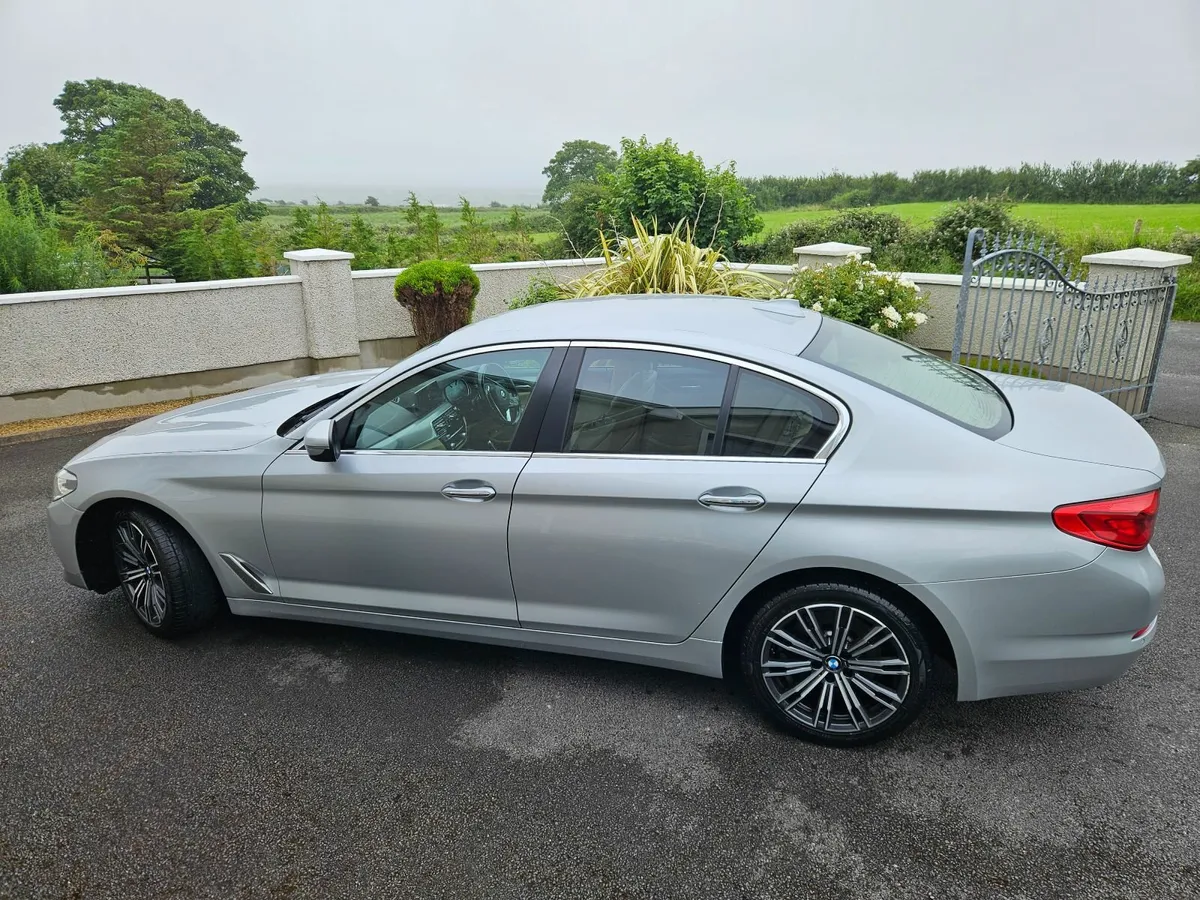 BMW 5-Series 2018 - Image 1