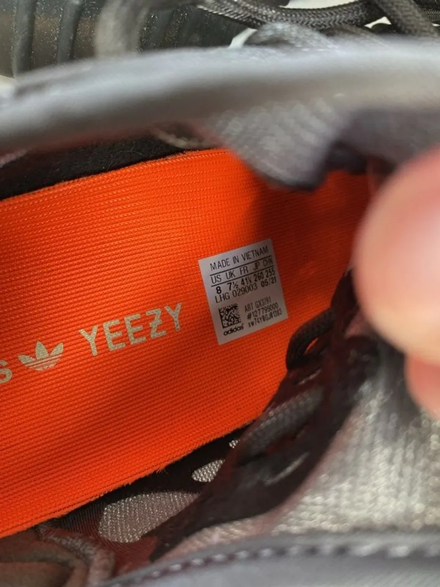 yeezy trainers 7.5 size - Image 3