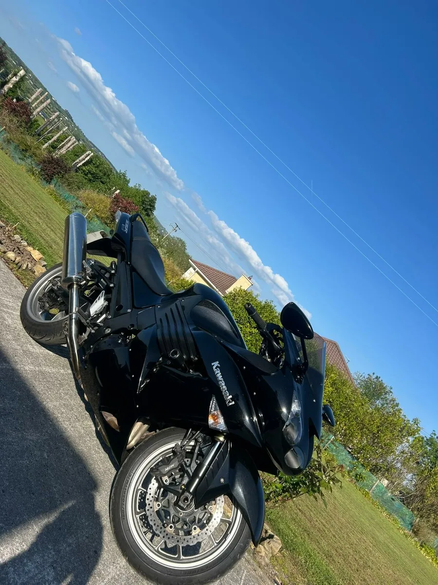 Kawasaki ZZR1400 2008 - Image 2