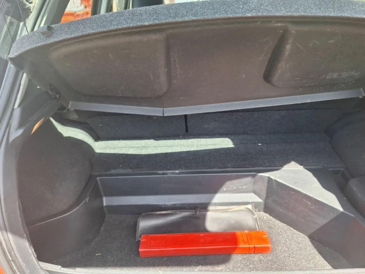 2012 Toyota Auris - Image 3