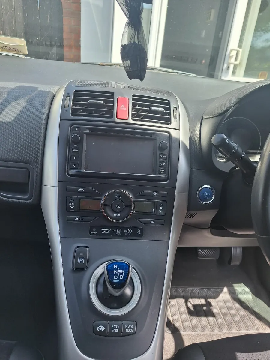 2012 Toyota Auris - Image 4