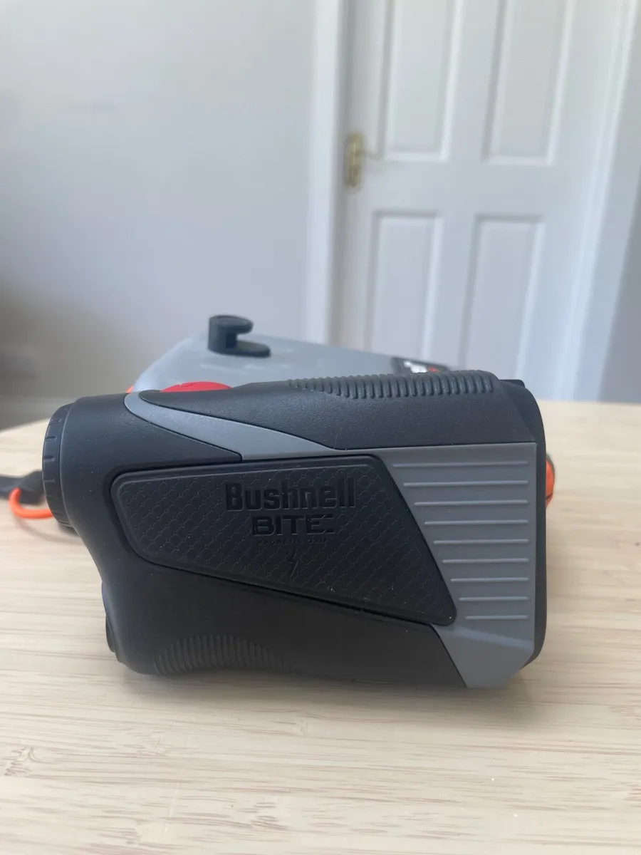 Bushnell Tour V5 Slim Rangefinder - Image 4
