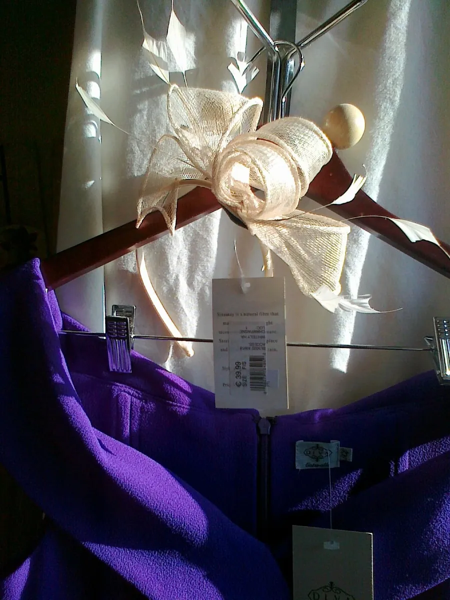 DRESS - Image 1