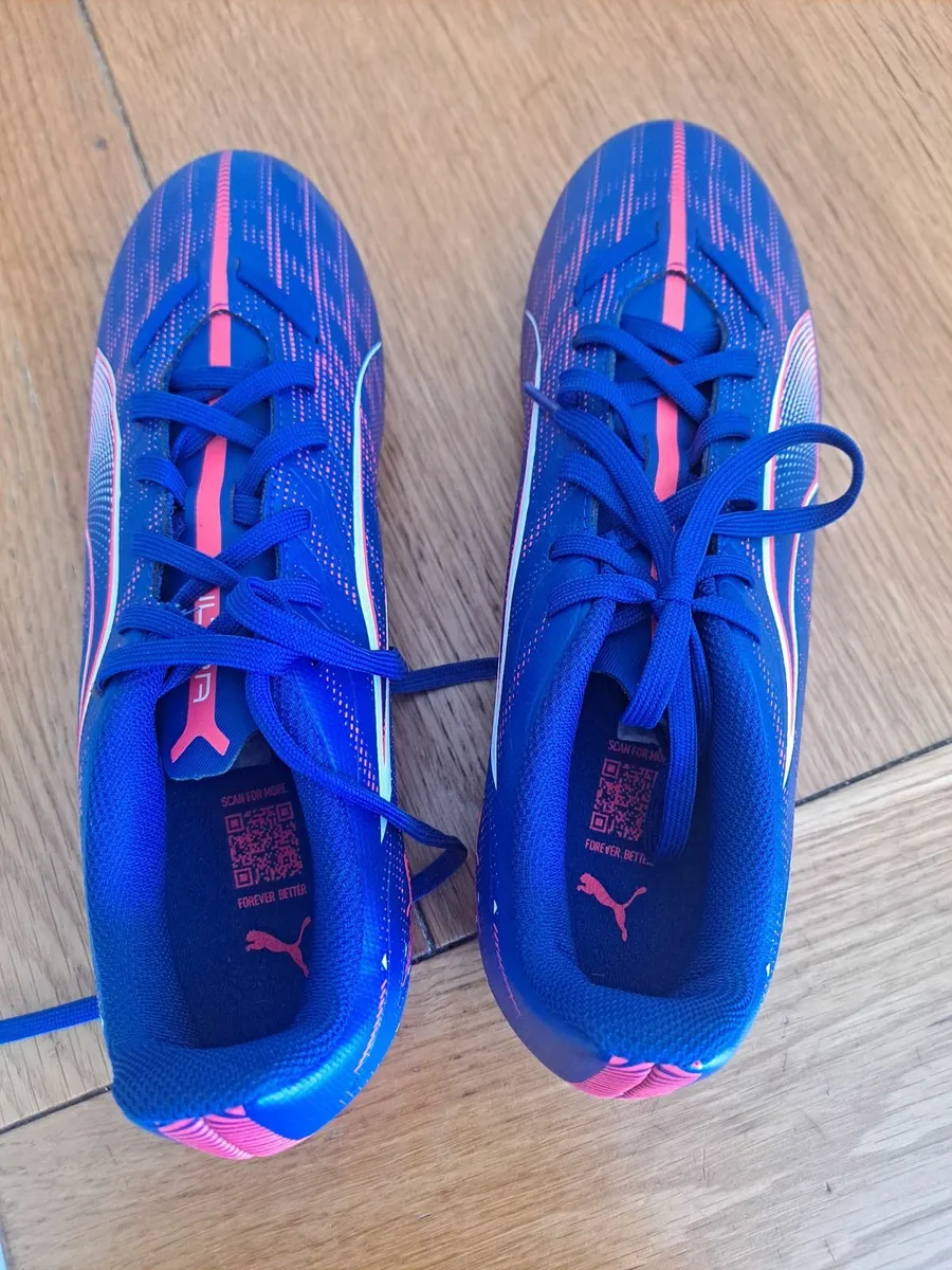 Football boots - Image 2