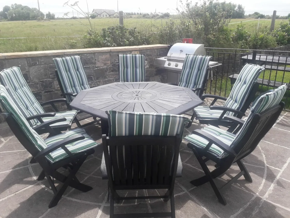 8 seater solid wood folding patio set - Image 1