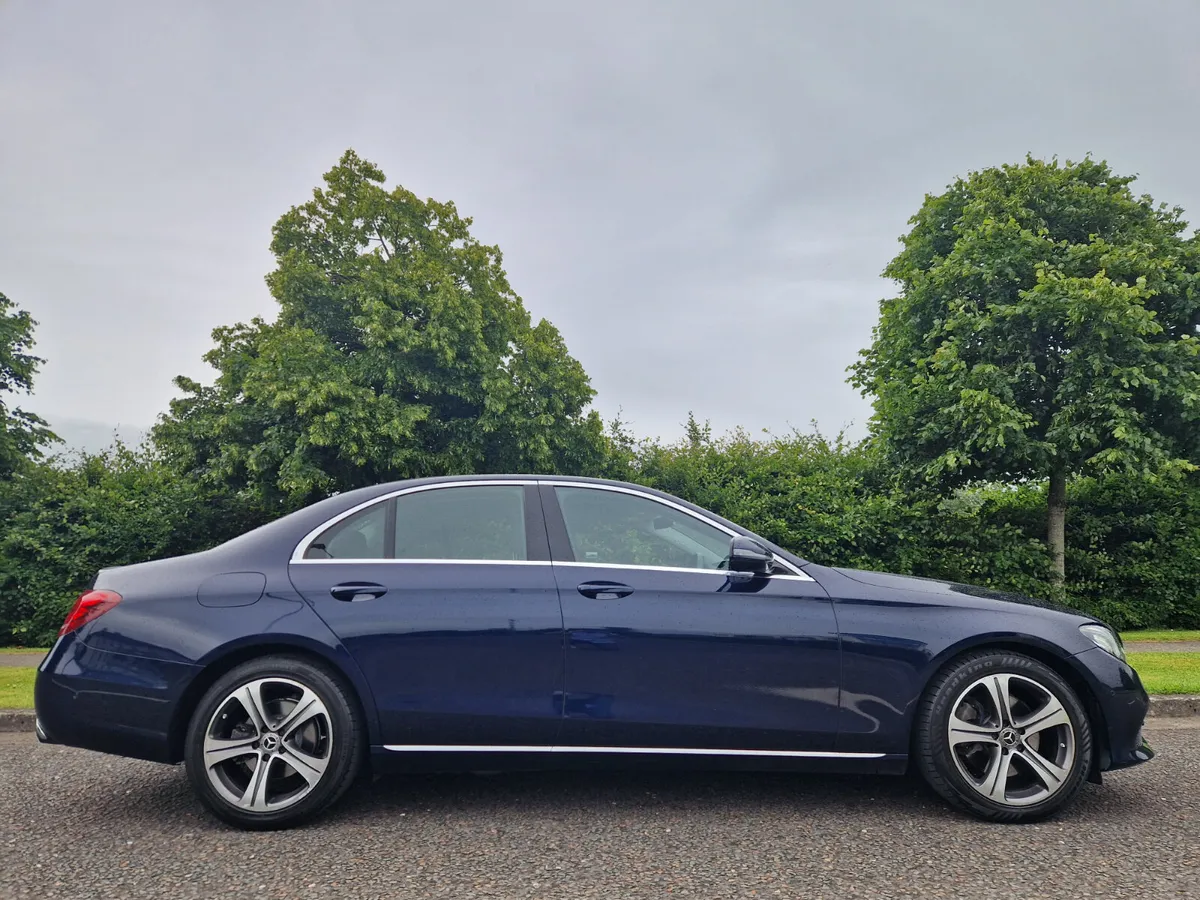 Mercedes E-Class, AUTO ,LOW KMS , WARRANTY ,SUPERB - Image 3