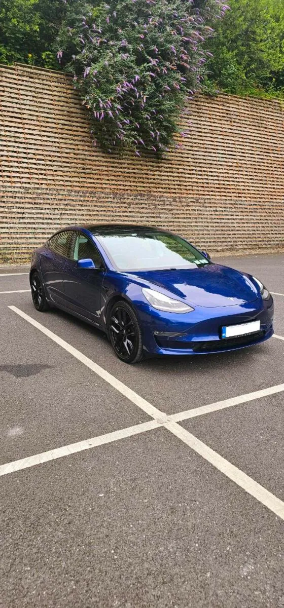 Tesla Model 3 Dual Motor Long Range AWD - Image 3