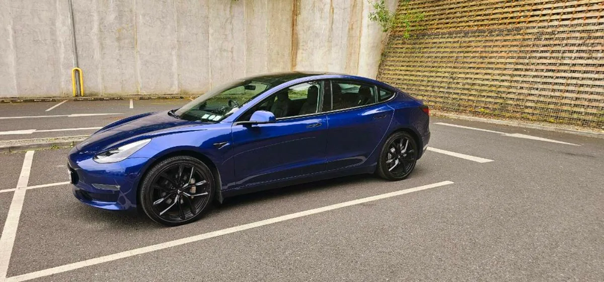 Tesla Model 3 Dual Motor Long Range AWD - Image 4