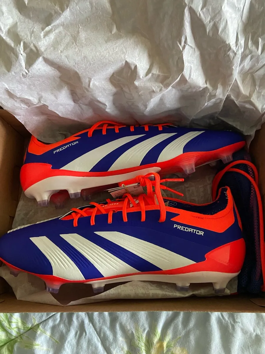 Football boots - Image 1