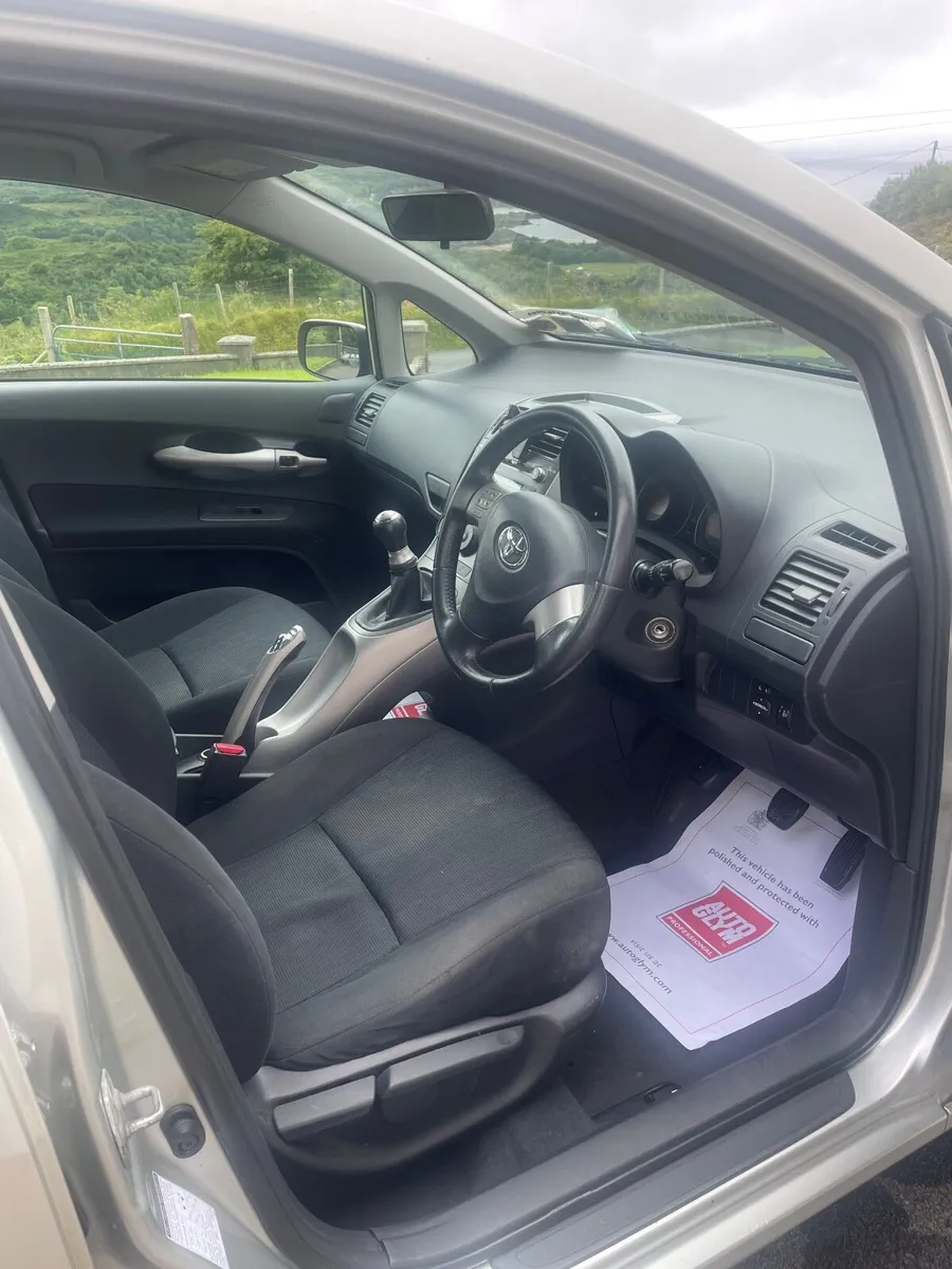 Toyota Auris 2009 - Image 3