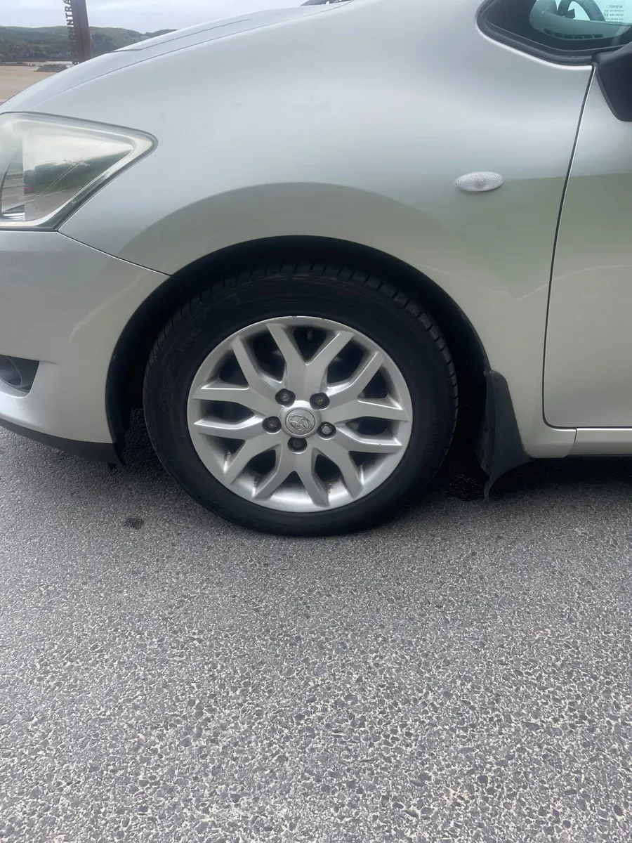 Toyota Auris 2009 - Image 4