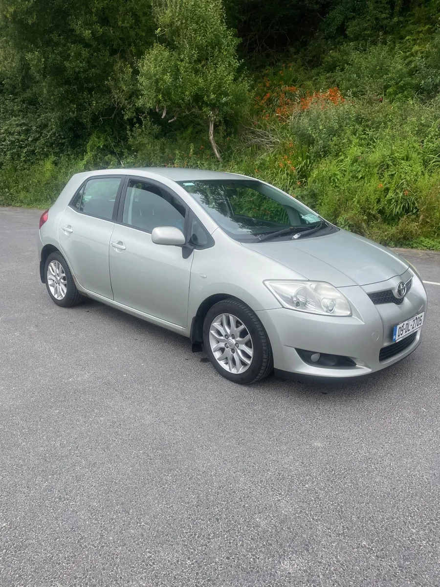 Toyota Auris 2009 - Image 1