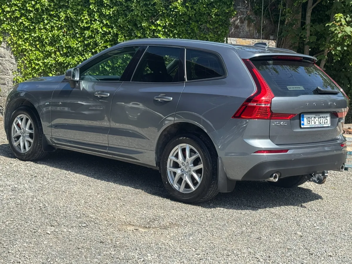 2019 Volvo XC60 2.0 D4  Automatic - Image 3