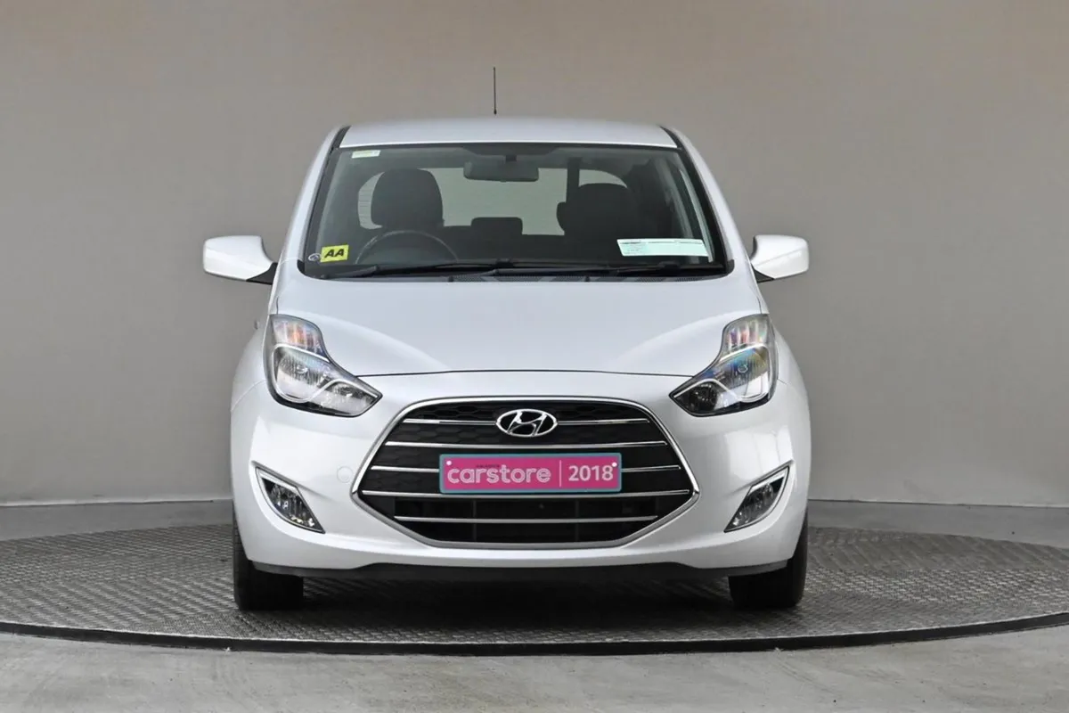 Hyundai ix20 1.4 5spd 90bhp Deluxe  rear Park Sen - Image 2