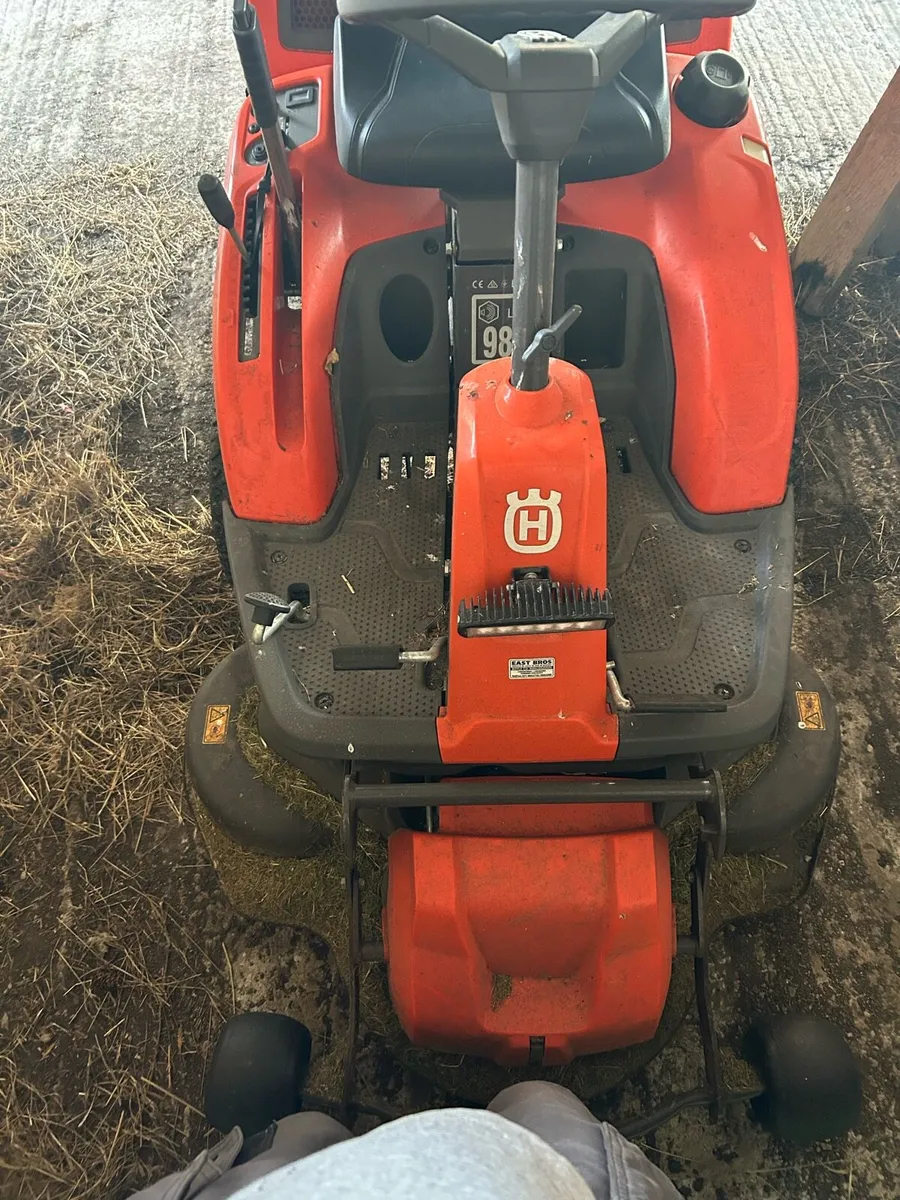 Husqvarna Ride On Lawnmower R214TC - Image 1