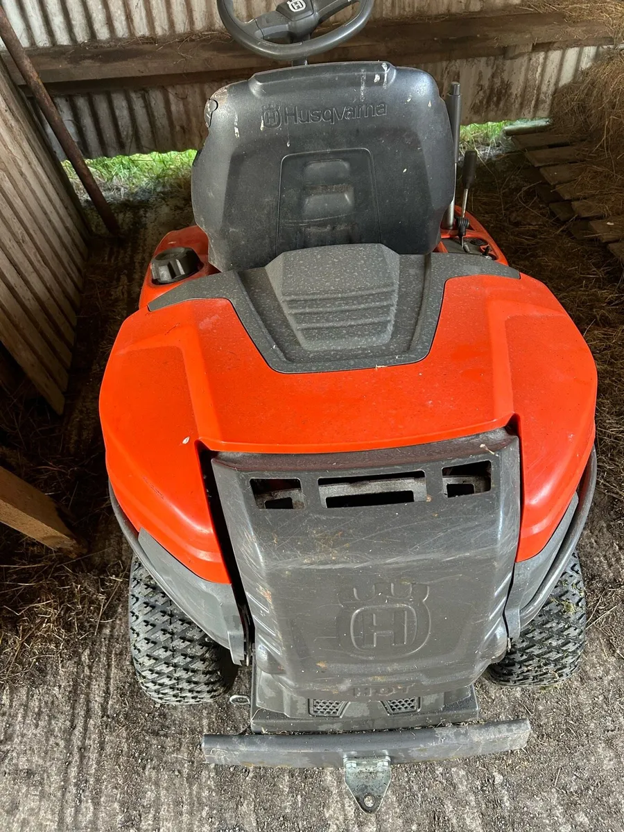 Husqvarna Ride On Lawnmower R214TC - Image 2