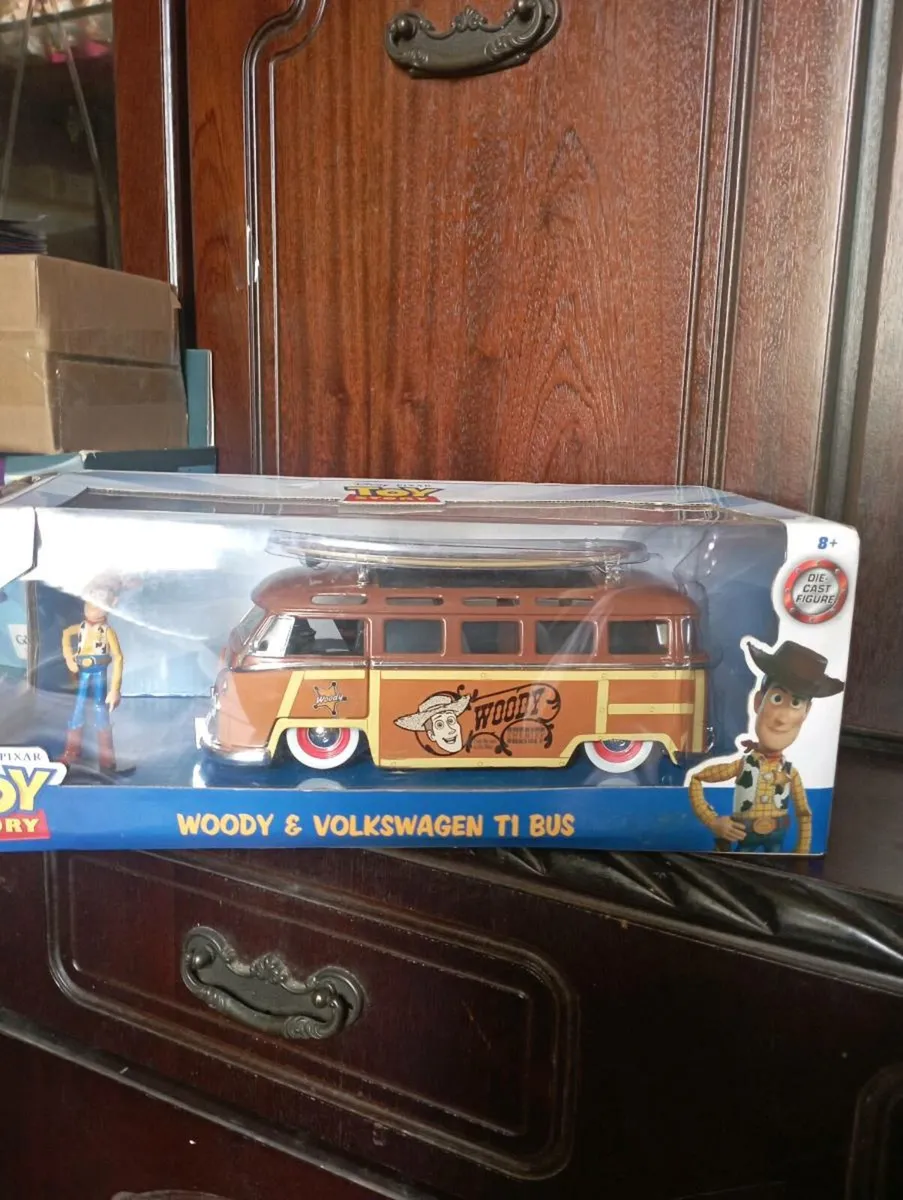 TOY STORY WOODY VOLKSWAGEN BEETLE TI BUS - Image 1