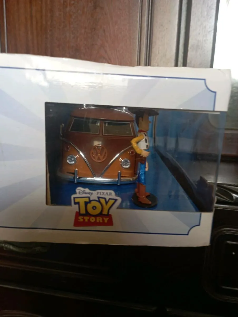 TOY STORY WOODY VOLKSWAGEN BEETLE TI BUS - Image 2