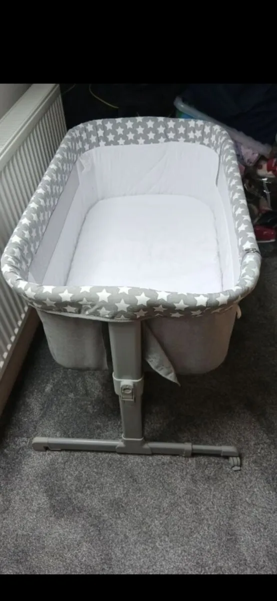 Next to me cot - Image 1