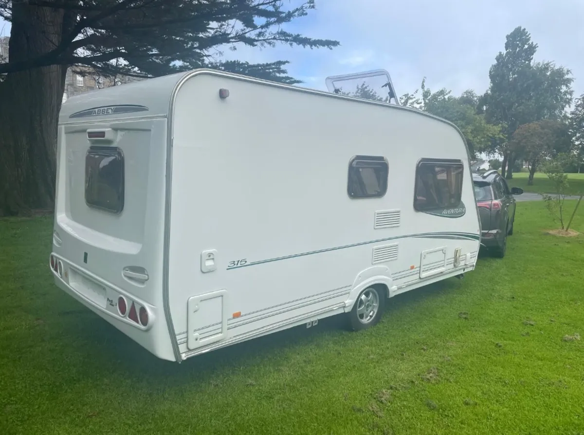 Abbey aventura 3 berth caravan - Image 3