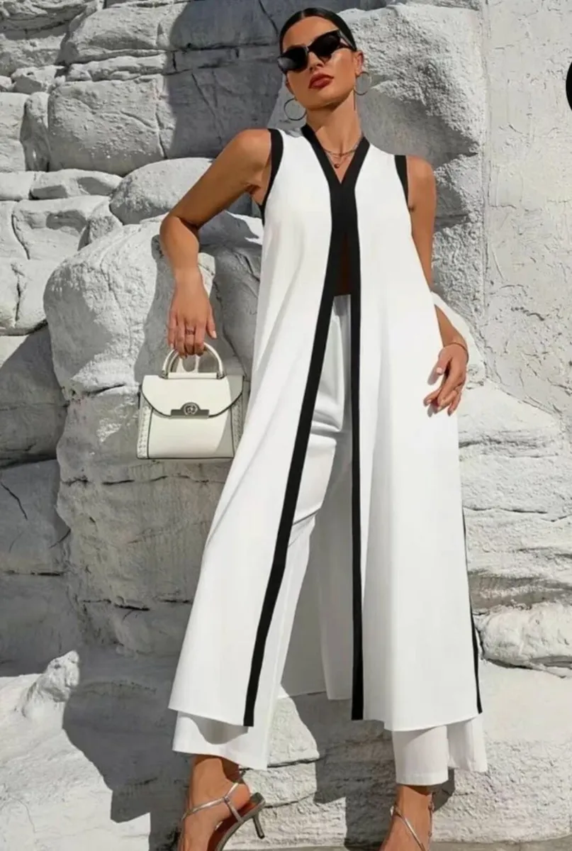 White and blk set....one sz fits 10/16 - Image 1