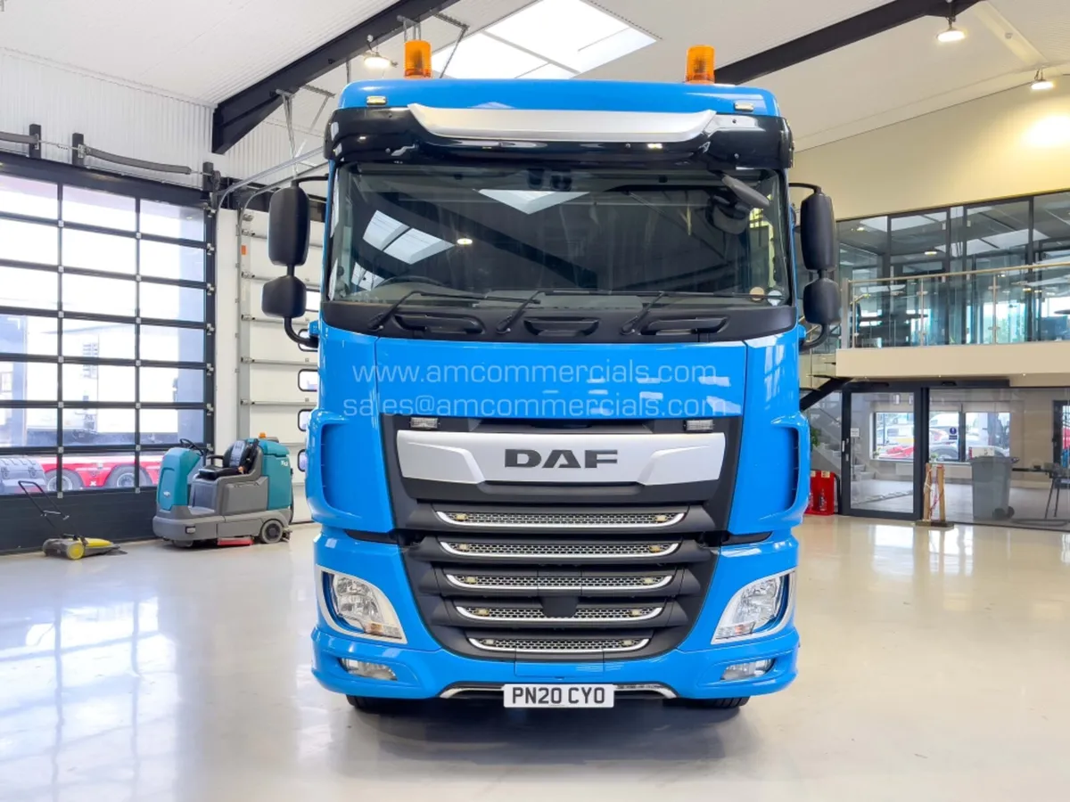 2020 (20) DAF XF 480 SPACECAB 6X2 TAG AXLE - Image 2