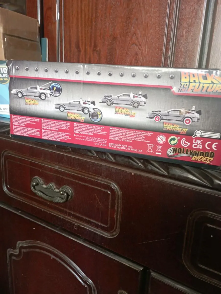BACK TO THE FUTURE TIME MACHINE LIGHTS UP  CAR - Image 3