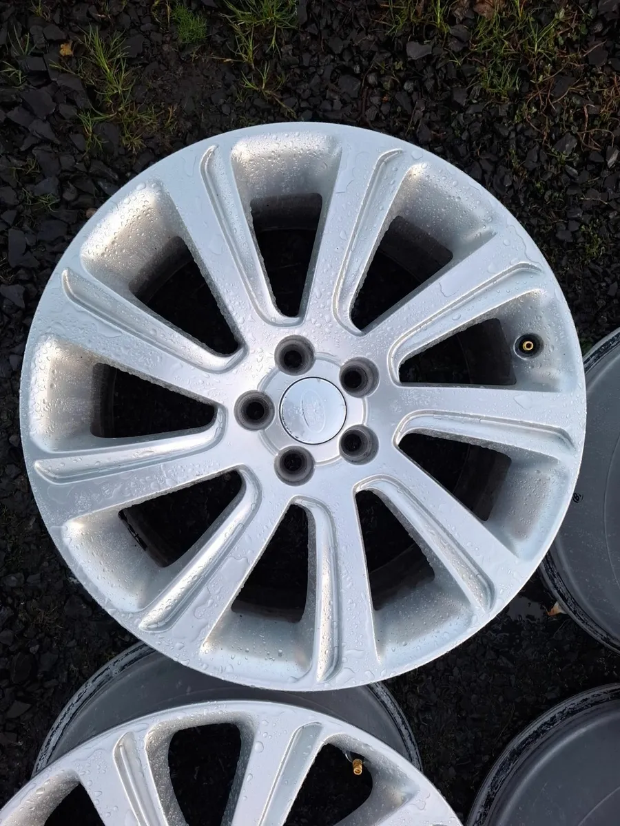 18" 5x108 Land Rover,  Ford,  Volvo alloys - Image 1