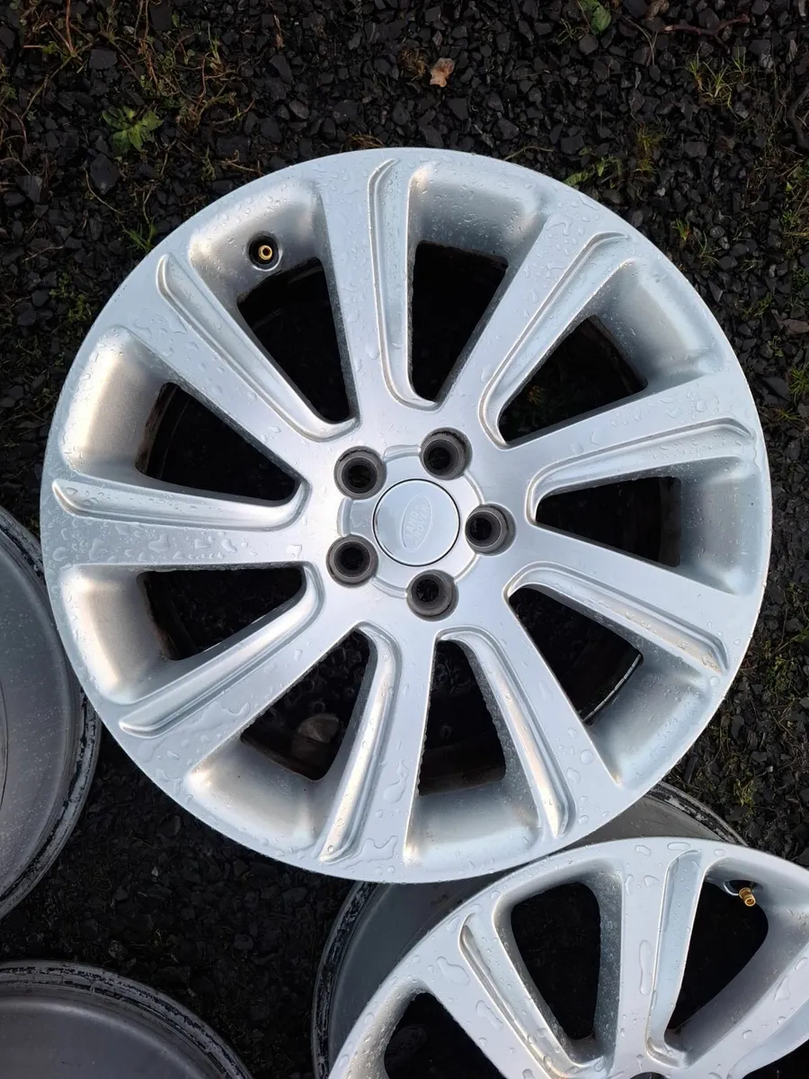 18" 5x108 Land Rover,  Ford,  Volvo alloys - Image 2